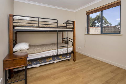 Cozy Cottage - Kempsey Accommodation 3