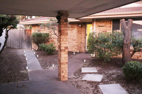 Cozy Stay @ Purser Cove Near University, Hospital & Transport - Kempsey Accommodation 0