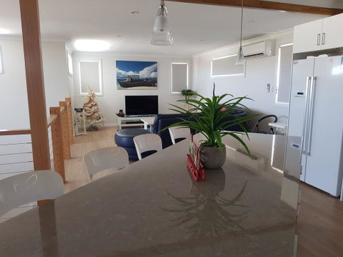 Cozzys Condo Luxury Beach House - Kempsey Accommodation 0