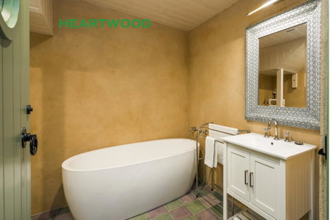Crafers Cottages - Kempsey Accommodation 0