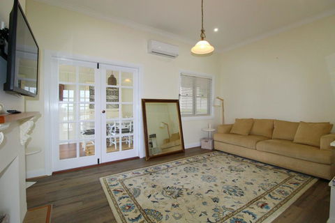 Crescent Haven, 2A View Street, - Kempsey Accommodation 0