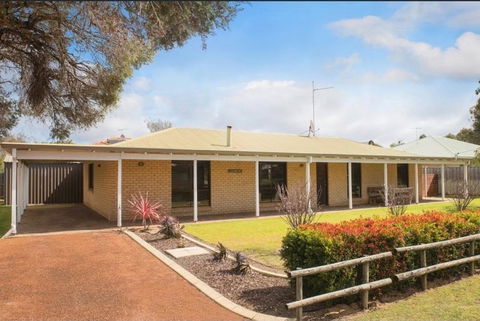 Crystal Shores - Quindalup - Kempsey Accommodation 1