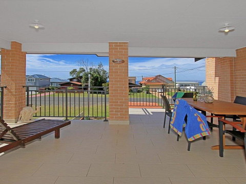 CShells On Quay - Perfect Location And Great Views - Kempsey Accommodation 1