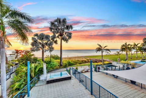 Cullen Bay Villa - Kempsey Accommodation 0