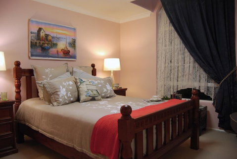 Cutmore Cottages - L'Auberge Angara - Kempsey Accommodation 0