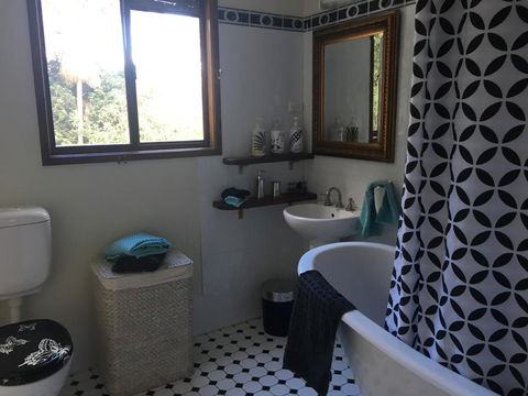 Dancing Waters Cottage - Kempsey Accommodation 2