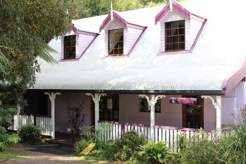Dancing Waters Cottage - Kempsey Accommodation 0