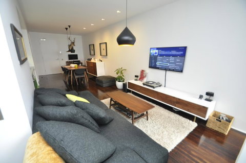 Darlinghurst Self-Contained Modern One-Bedroom Apartment (313 BUR) - Kempsey Accommodation 2