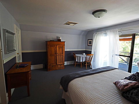 Darlington House - Kempsey Accommodation 2