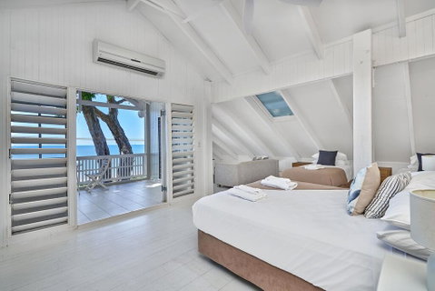 Decked Out By The Sea - Kempsey Accommodation 2