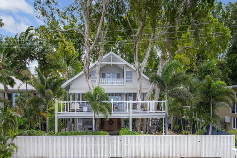 Decked Out By The Sea - Kempsey Accommodation 0