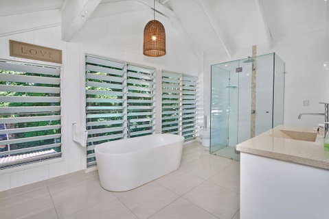 Decked Out By The Sea - Kempsey Accommodation 3