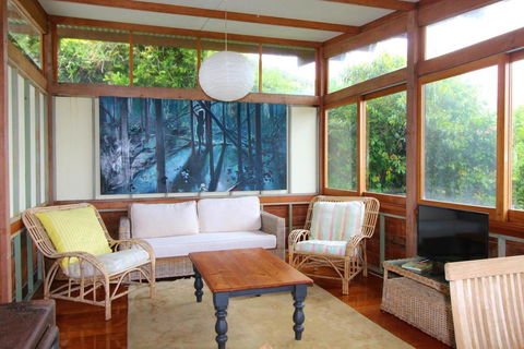 Delicate Nobby Artist Studio, 898 Point Plomer Road - Kempsey Accommodation 2
