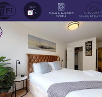 Delightful Ground Floor Apartment with Private Courtyard few minutes to St Kilda Beach