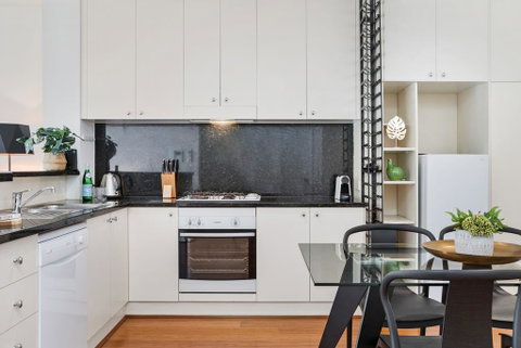 Deluxe Unit With Pool, Parking And Gym Near Beaches - Kempsey Accommodation 2