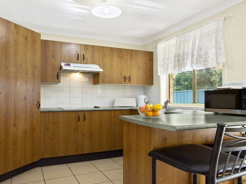 Dolphin Cottage - In The Heart Of Callala Beach - Kempsey Accommodation 3