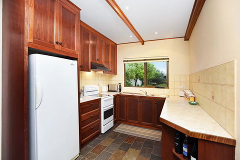 Don Carmella - Kempsey Accommodation 1