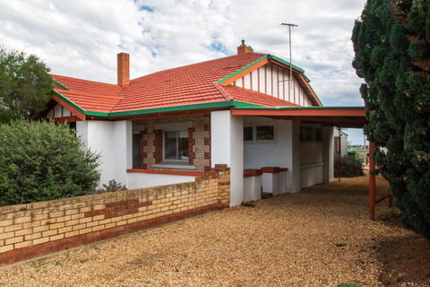 Doreen's - Kempsey Accommodation 2