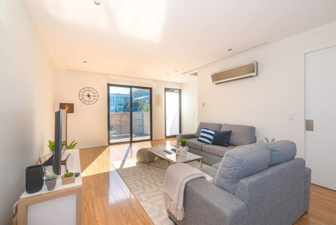 Double Storey Harbortown Townhouse - Kempsey Accommodation 1