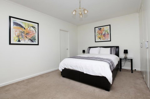 Downstairs In Hawthorn - Kempsey Accommodation 0