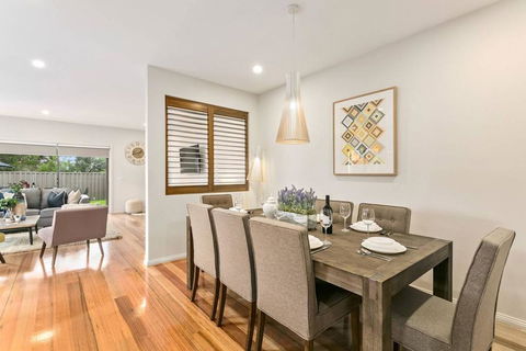 Dromana Beach House For Two Families. - Kempsey Accommodation 0