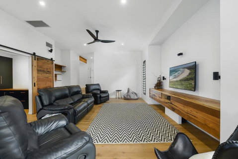Due North Beach House - Kempsey Accommodation 1