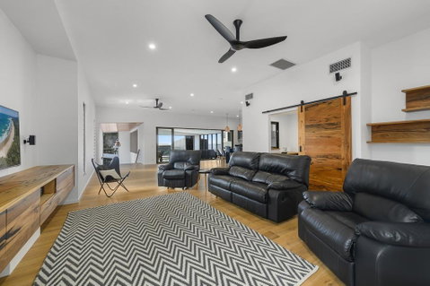 Due North Beach House - Kempsey Accommodation 2