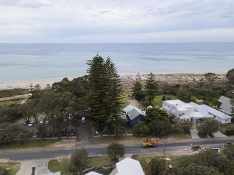 Dunsborough Beachouse YHA - Kempsey Accommodation 1