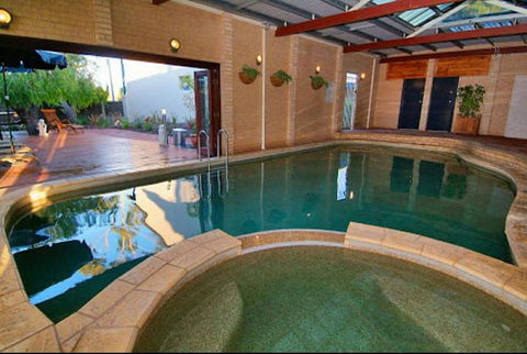 Dunsborough Deluxe Retreat - Kempsey Accommodation 1