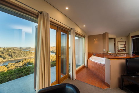 Eagle View Escape - Kempsey Accommodation 0