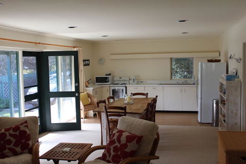 East Street Retreat - Kempsey Accommodation 2