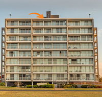 Ebbtide 38 - On The Beach - Kempsey Accommodation