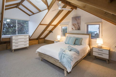 EeBee House - Beautiful Family Home With Stunning Eagle Bay Views - Kempsey Accommodation 3