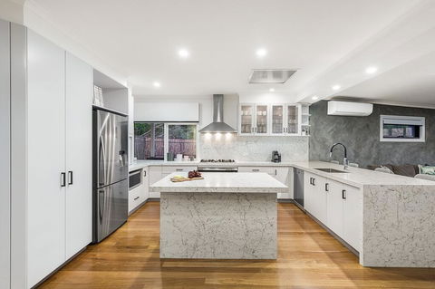 Ellerina Sea Vista Luxury Family Retreat With Sauna, Pool, Amazing Water Views, Walk To Beach - Kempsey Accommodation 2