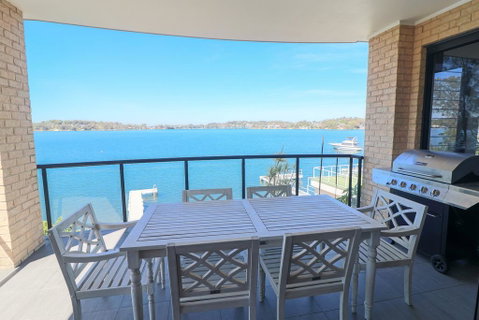 Elysium Lakehouse - Kempsey Accommodation 1