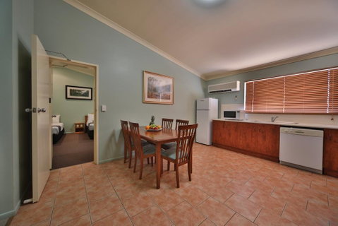 Emerald Explorers Inn - Kempsey Accommodation 1