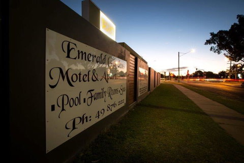 Emerald Gardens Motel & Apartments - Kempsey Accommodation 0