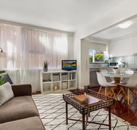 Enjoy Walking to the Beach From Bright Apartment