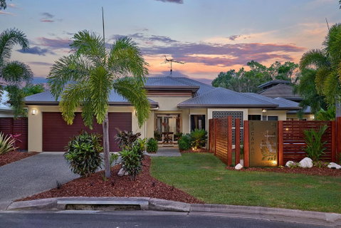 Escapades At Palm Cove - Kempsey Accommodation 1