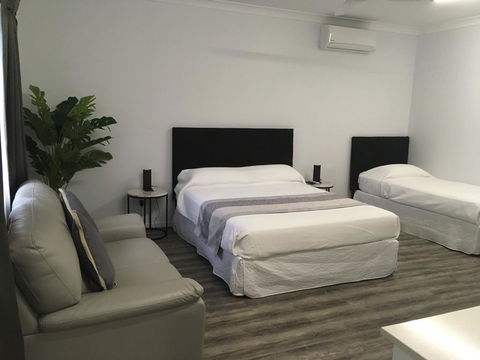 Escape On Lake - Kempsey Accommodation 3