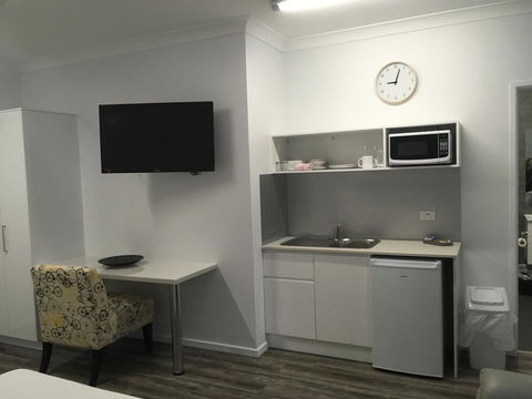 Escape On Lake - Kempsey Accommodation 1