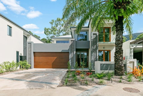 Esprit Luxury Retreat Palm Cove - Kempsey Accommodation 0