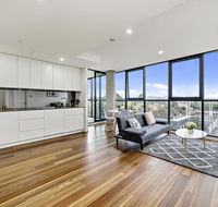 Executive City-centre Apartment with Parking - Kempsey Accommodation