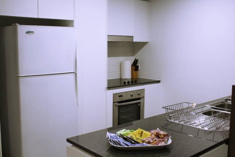 Executively Styled 2 Bed, 2 Bath, Perfect Location - Kempsey Accommodation 0