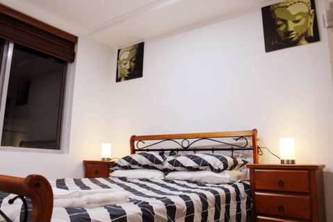 Executively Styled 2 Bed, 2 Bath, Perfect Location - Kempsey Accommodation 3
