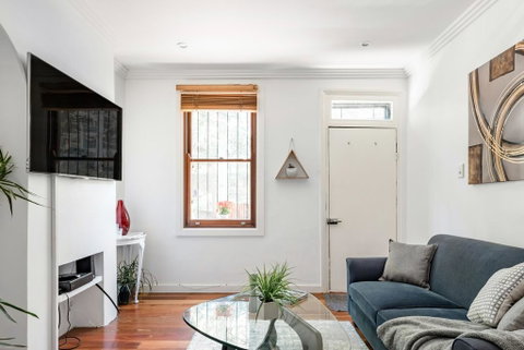 Expansive House Seconds From Oxford Street - Kempsey Accommodation 1