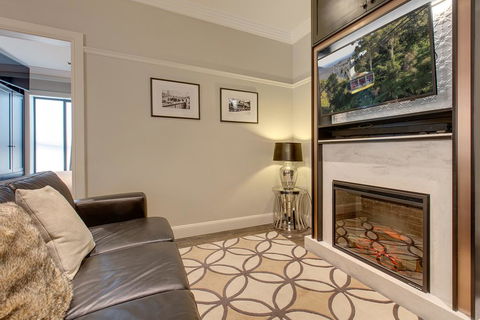 Explore The Blue Mountains On Foot - Kempsey Accommodation 0