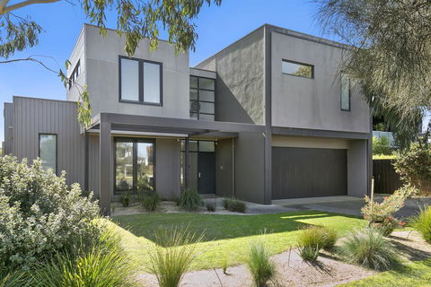 Fabulous Home - Families Only - Kempsey Accommodation 1