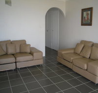 Fabulous location - Ground Floor Waterfront Unit Clearview Apartments - Kempsey Accommodation