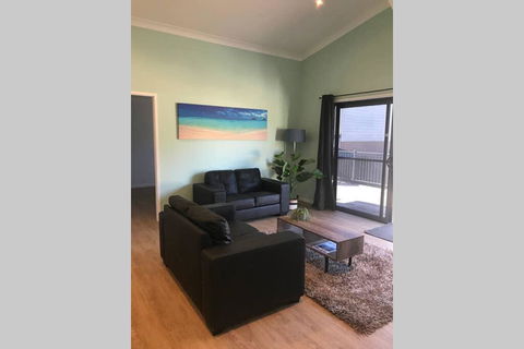 FAIRVIEW COTTAGE 25B - Waterfront Accommodation - Kempsey Accommodation 1